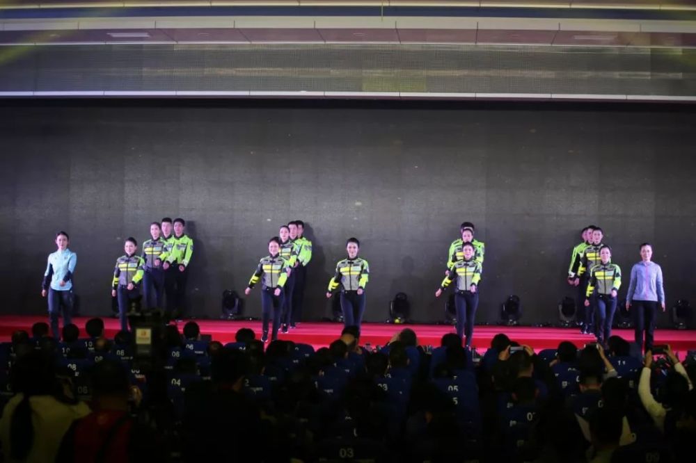 运动舞蹈《全民健身动起来》