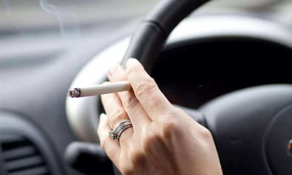 如何阻止朋友在你车里,肆无忌惮的抽烟?