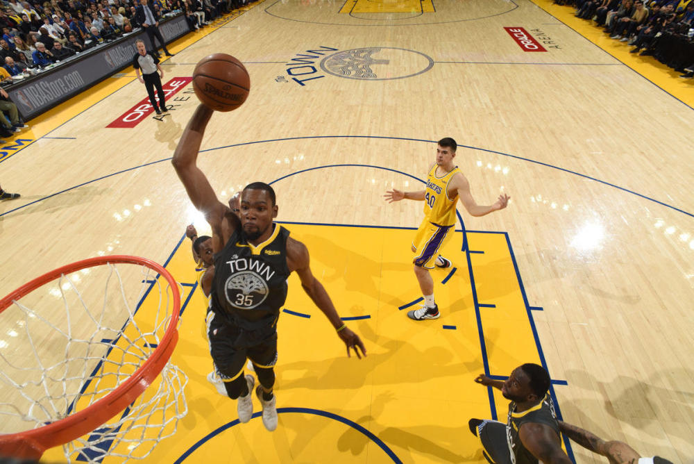 常规赛:勇士115-101湖人 图集