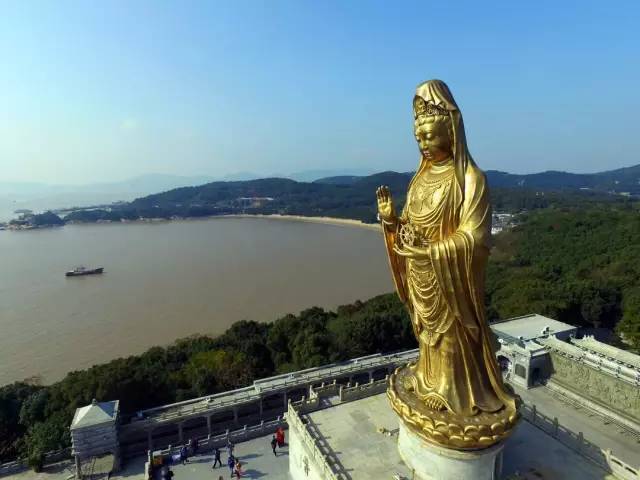 多宝塔,海印池,御碑亭;乘车至【紫竹林景区】,远眺海上卧佛——洛迦山