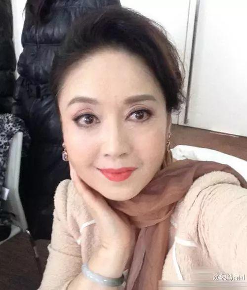 73岁猪八戒马德华64岁魏慧丽春晚再现经典!高小姐女儿极美!