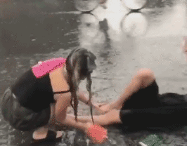 3个很会生活的姑娘,娶回家应该是勤俭持家的.