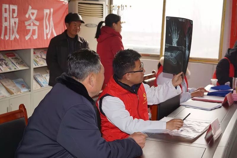 东平中医院讯(导读:县中医院隆重举行2018年度