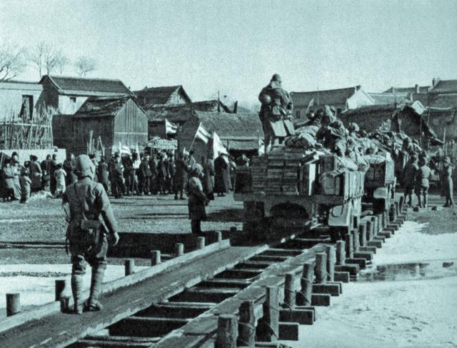 老照片背后的历史,1938年日寇铁蹄下的中国春节