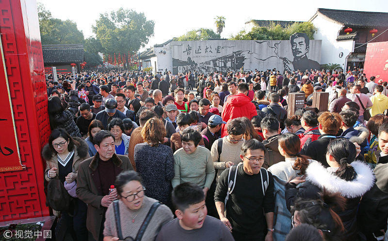 春节各地开启人山人海模式,是看风景还是看人头?到了现场都后悔