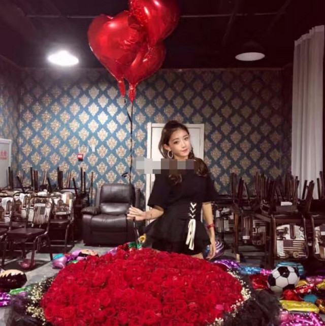牌牌琦小伊伊即将结婚,婚纱照引粉丝热议,网友:不情愿