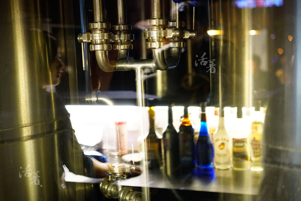 活着：黑油山下啤酒屋