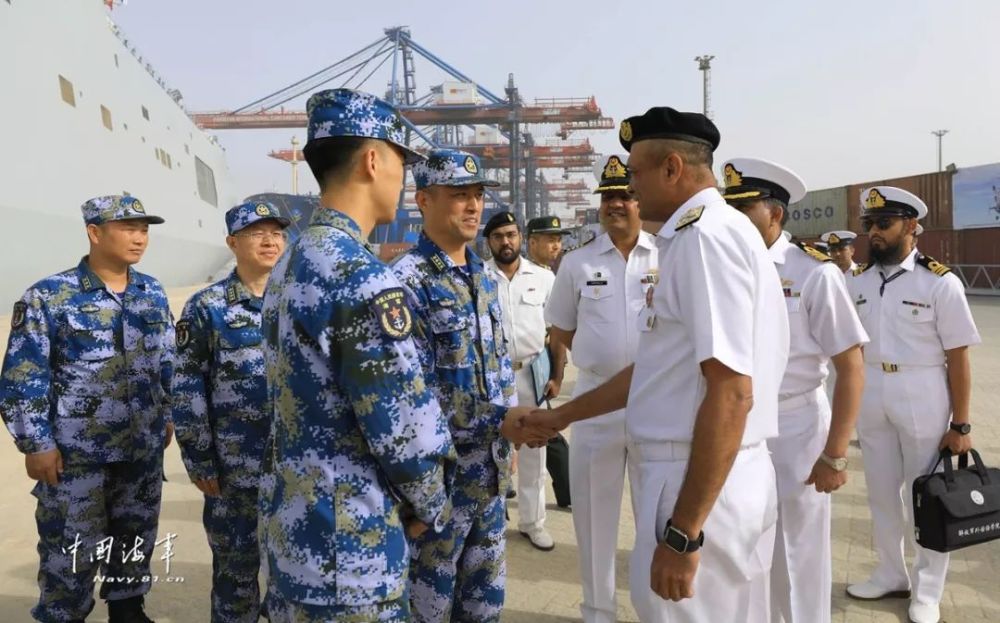 中国海军998舰艇编队抵达巴基斯坦将参加多国联合军演