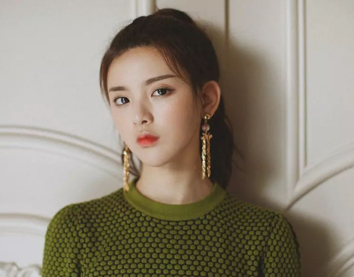 杨超越讲述自己在农村生活的种种经历,能够成功出道的