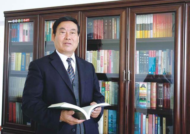 郑州科技学院董事长刘文魁被授予“九三楷模”