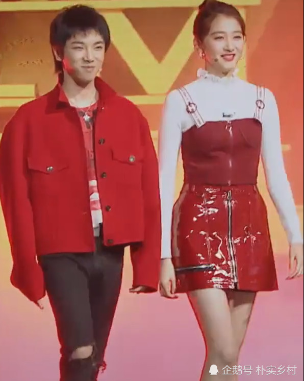 华晨宇:我172cm,关晓彤:我172cm,两人同框亮了