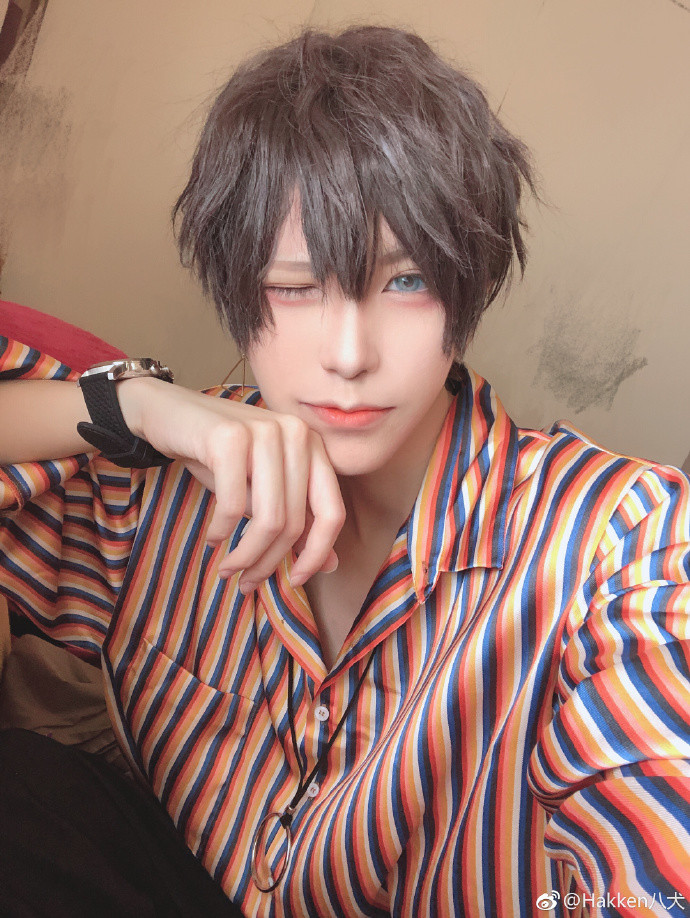 八犬cos名侦探柯南安室透!小姐姐这么帅,我做新年第一