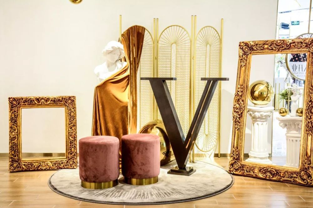 venus生活方式主题区,包含了二十九个时尚品牌,包包饰品鞋子应有尽有