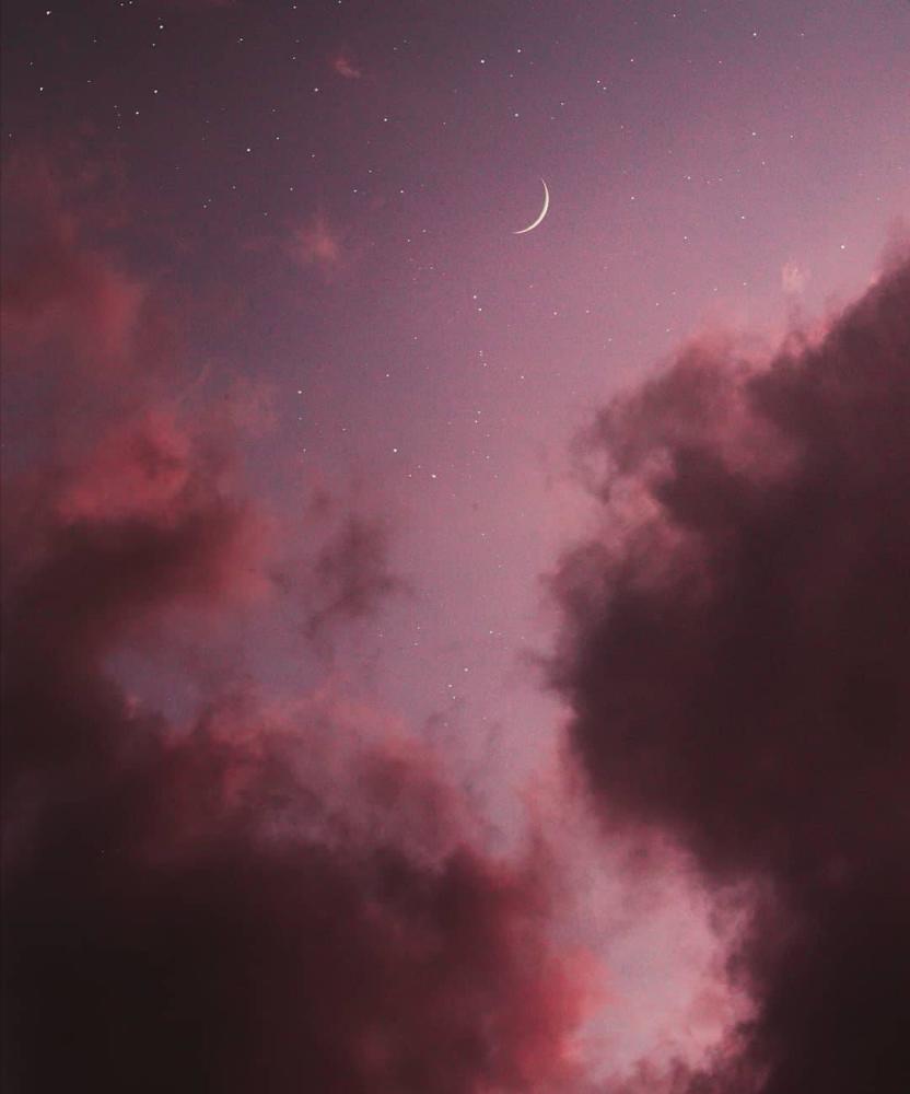 粉星空·少女系背景图:"暗恋时,我就像躲云后偷窥月亮