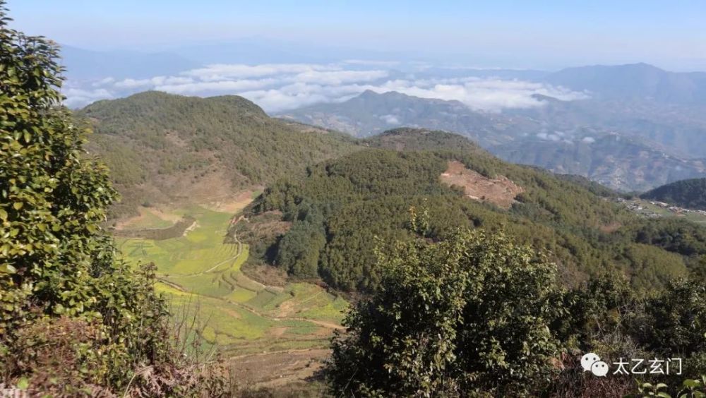攀大芦山顶观茫茫云海 探仙人洞内赏奇珍瑞草 看点快报