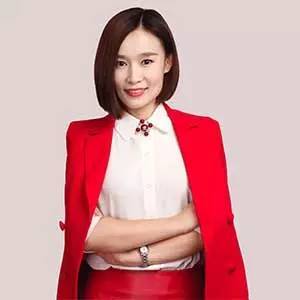 优秀的发型师=服装搭配师+发型设计师,发型师