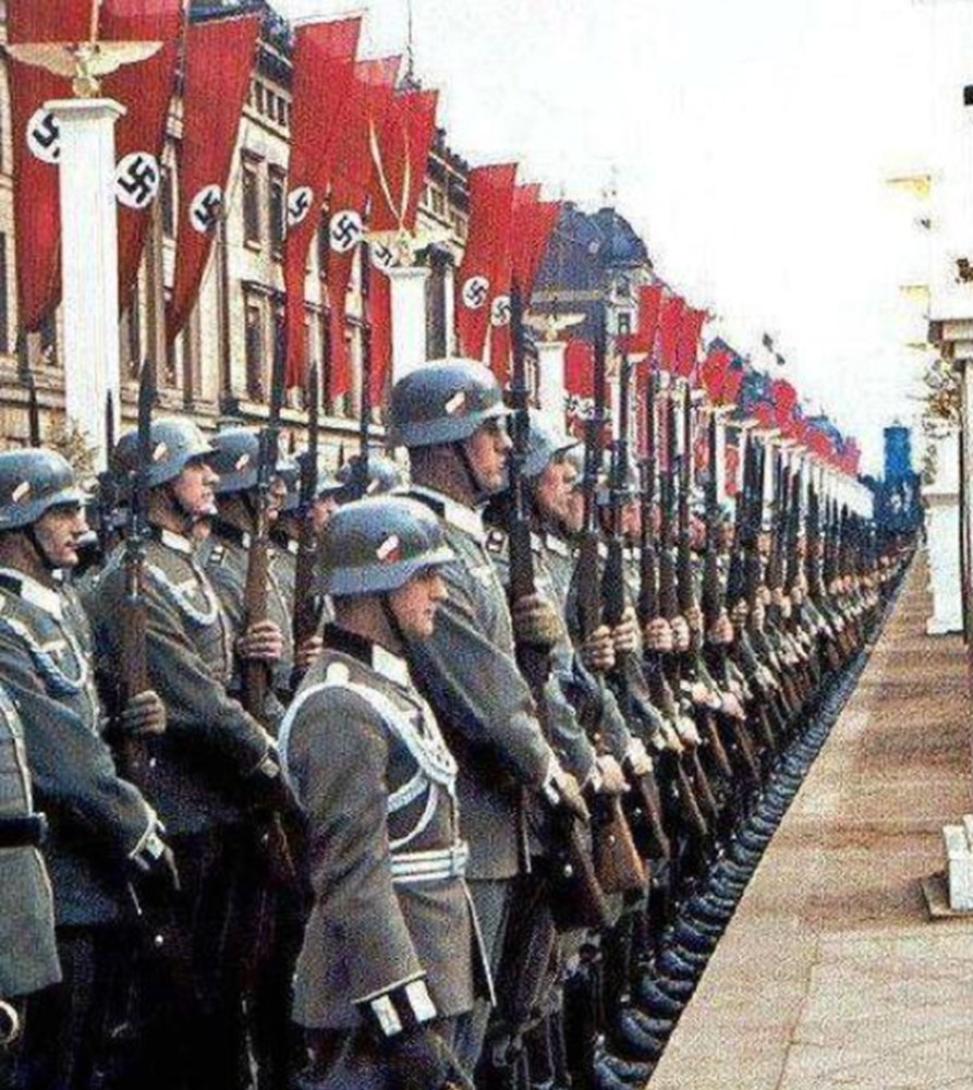 二战时期各国士兵都有子弹袋,为何苏联士兵没有?多此一举