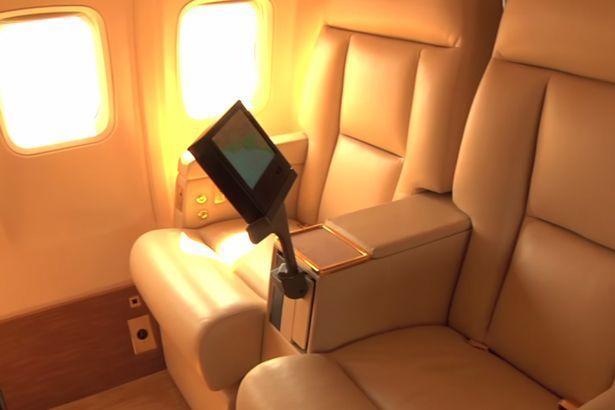 特朗普奢华专机长啥样?安全带扣都镀金_学生