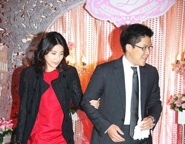 郭晶晶和霍启刚婚礼照片.
