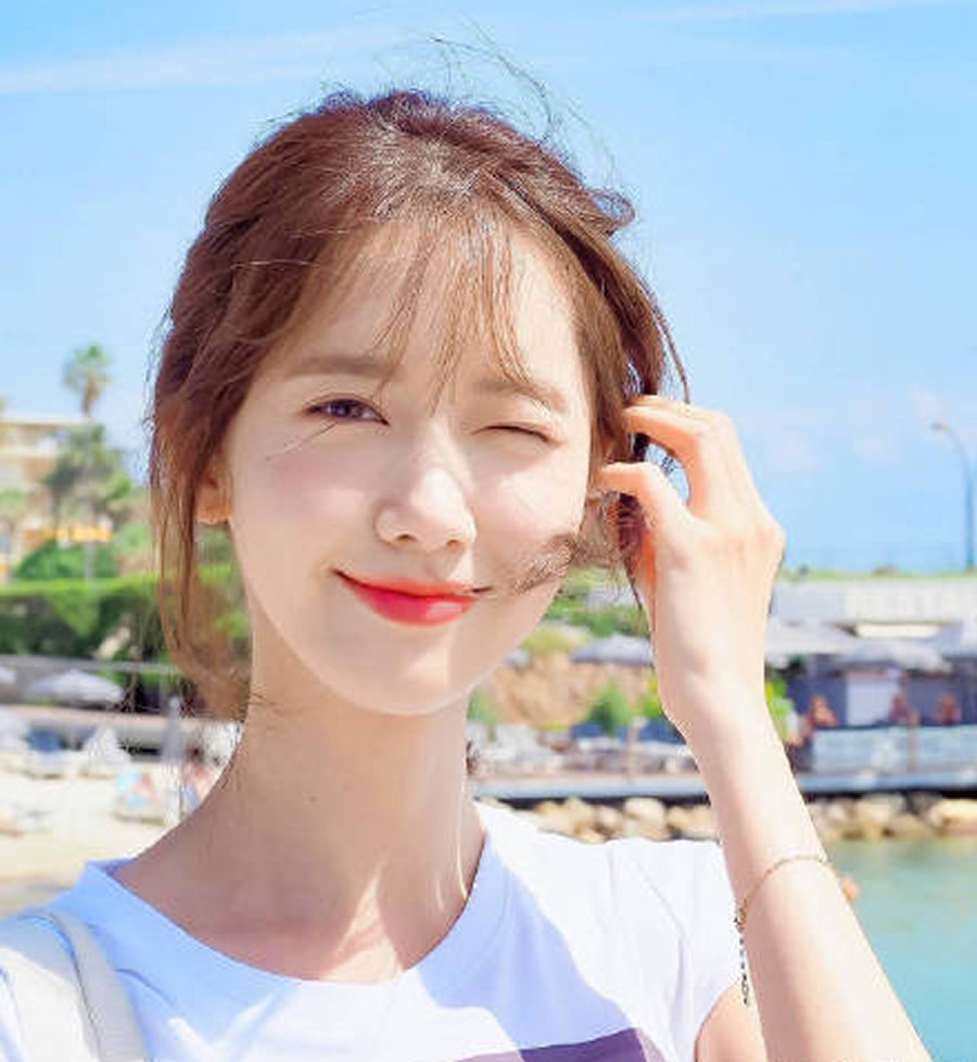 林允儿纽约看秀,清新可爱笑容甜美,状态也太好