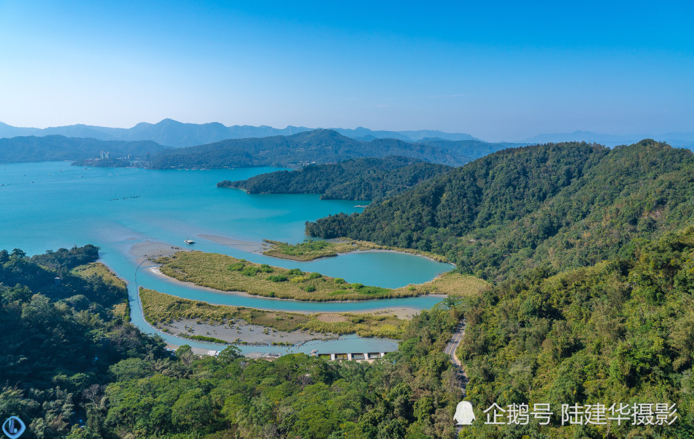 我见到的台湾日月潭,湖面成了枫叶形状