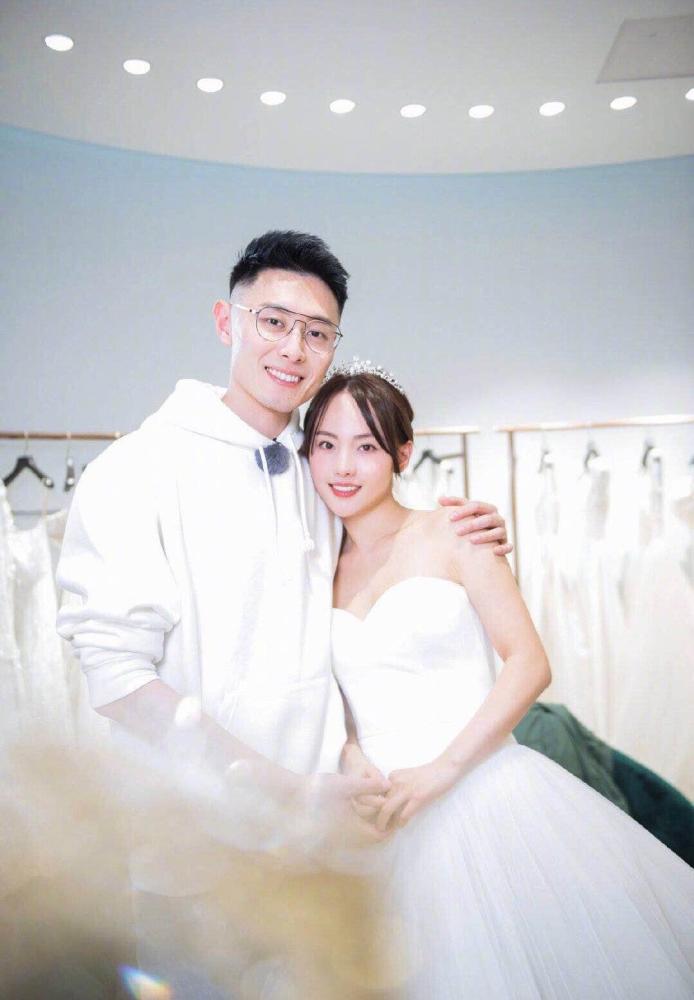 身高差婚纱照_最萌身高差婚纱照(2)