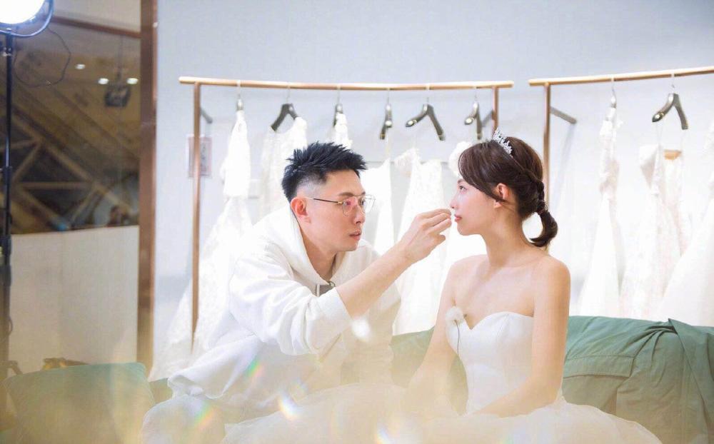 身高差婚纱_婚纱情侣头像(2)