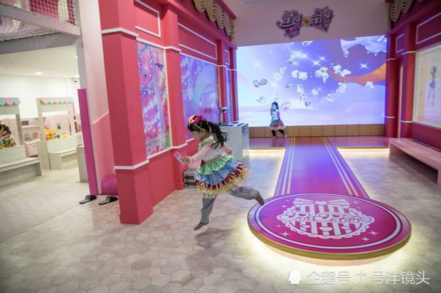 韩国小学商家热衷化妆美容,儿童推小学美容院经女生开区的图片
