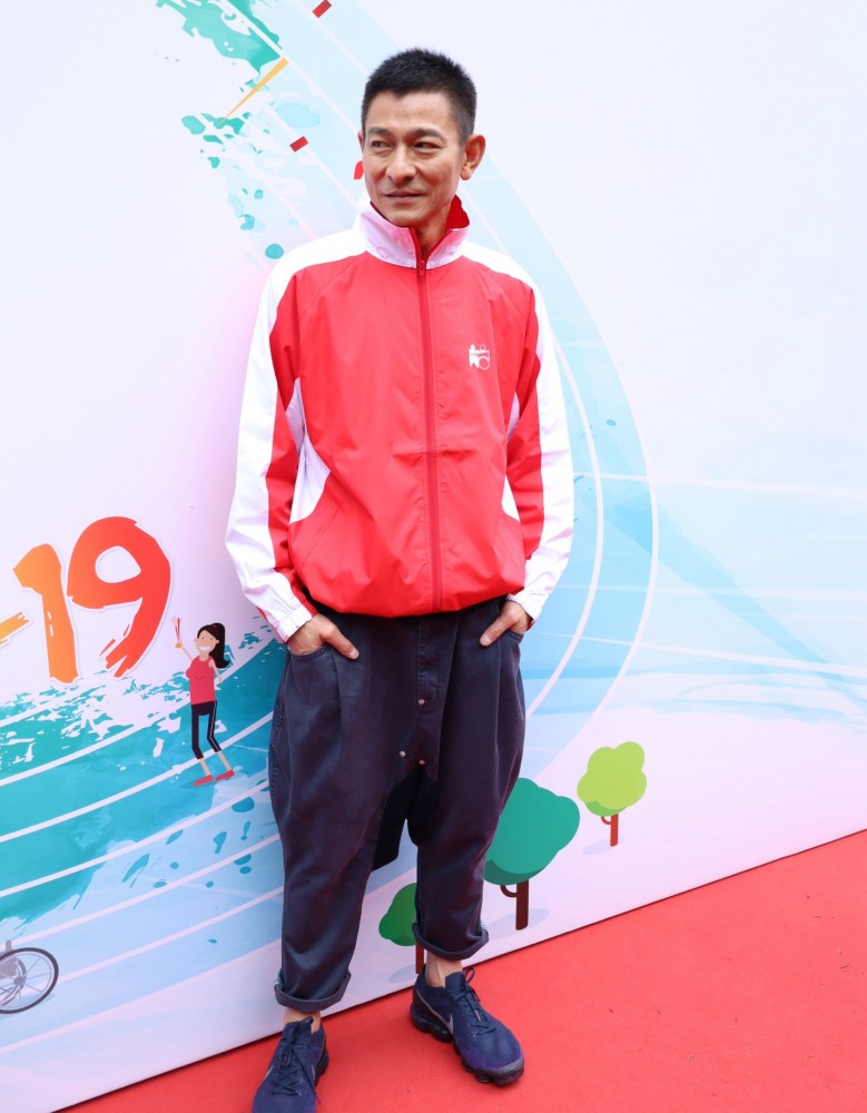 刘德华病愈复出被高清镜头出卖,眼袋明显苍老憔悴令人心疼