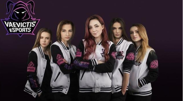 LCL女队又比赛,一局送了52个人头,重点是赛后