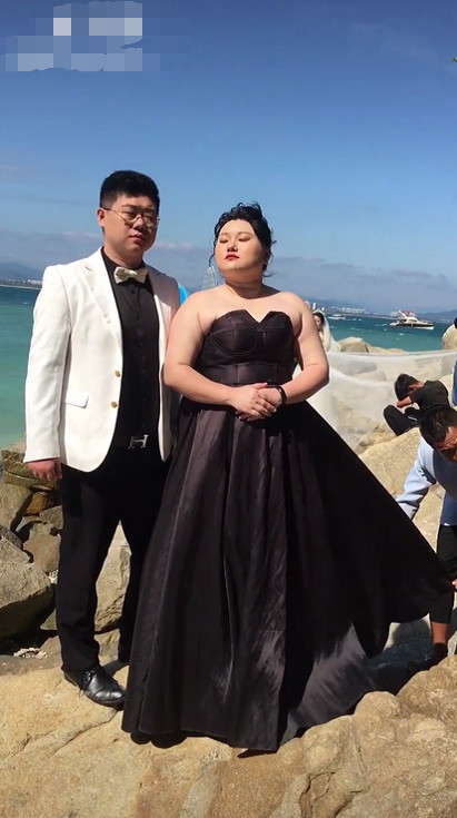 "微胖情侣"拍婚纱照火了,看到成品的那刻,网友:亲戚都