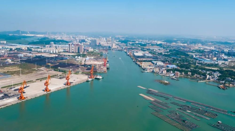 广西加快融入粤港澳大湾区世界级港口群建设