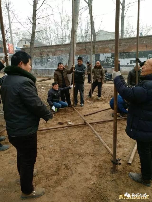 尉氏县南曹乡周庄村天桥已搭百年有余,就算是风雨飘摇的年代也未曾停