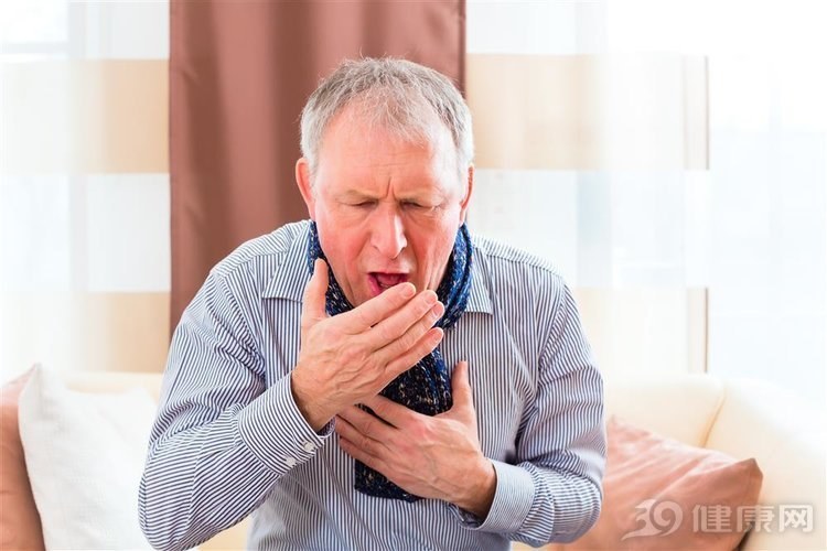 1,刺激性干咳 肺癌的咳嗽最典型的情况就是刺激性的干咳,我们一般