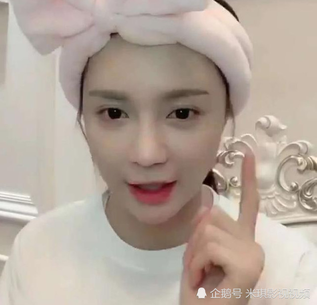 梦辰为让口红不掉色,会把它涂在嘴上,难怪吃完