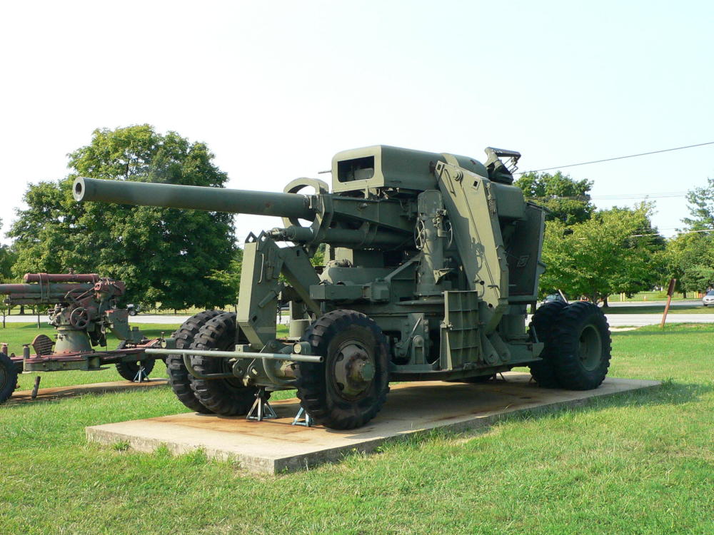 体积看起来更庞大的m1型120毫米重型高射炮