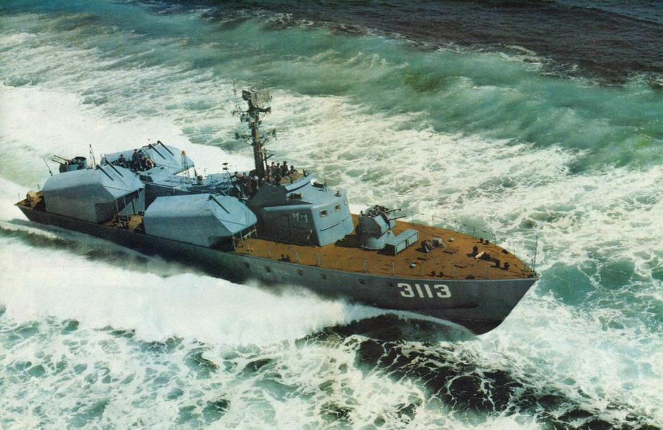 黄蜂级导弹艇的主发动机是m503a型高速柴油机,功率比蚊子级导弹艇的大