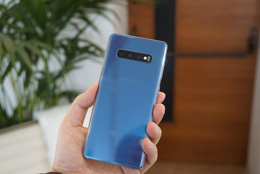 三星galaxy s10 上手:挖孔屏手机的最强形态