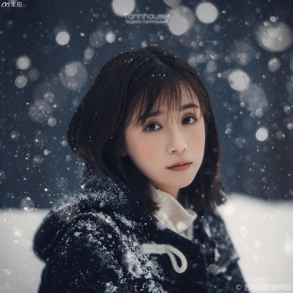 雪地里的小姐姐太美了,网友:快给我拿降压药!