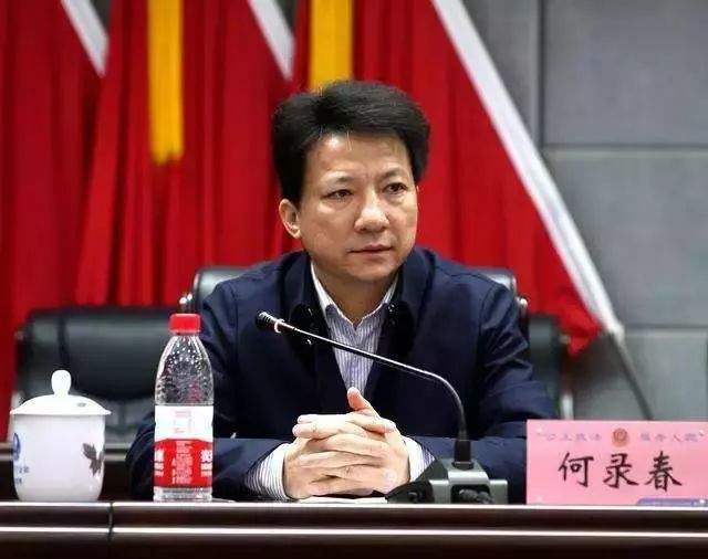 19岁从政30岁副厅37岁正厅的女书记,与搭档市