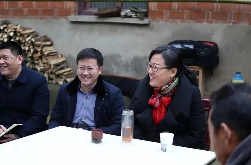 赵少莲今天到这个村召开屋场院子会