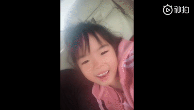 黄奕懒理黄毅清晒女儿日常,母女俩花式搞怪有趣幸福,同框超温馨