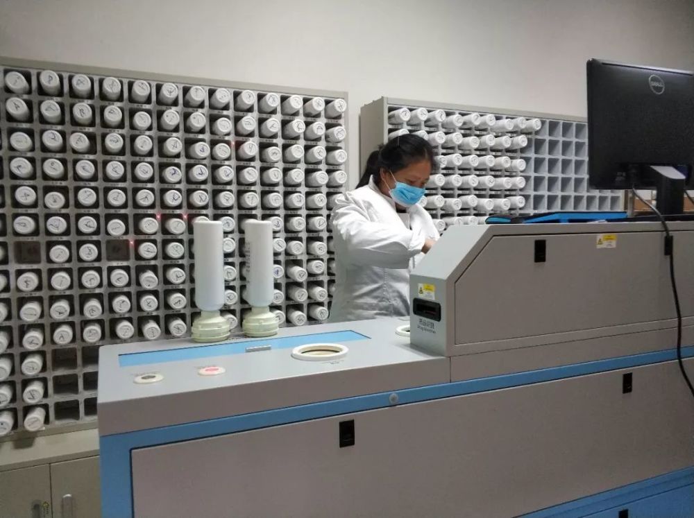 安岳县第四人民医院中药配方颗粒机正式投入使用