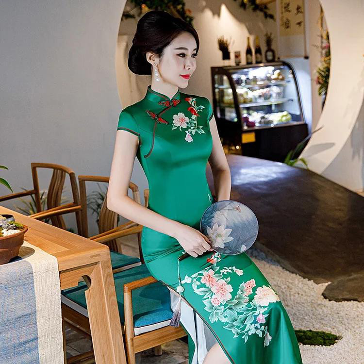 长款改良修身旗袍,凸显女人风韵,修饰女人魅力!