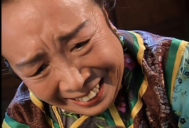 重温《还珠》紫薇被容嬷嬷扎针,皇后的颜值和容嬷嬷的