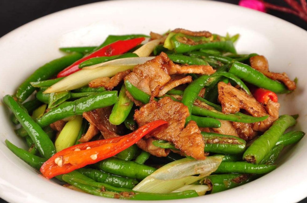 炒肉片时,大部分人不知道两个小技巧,所以肉片不嫩滑