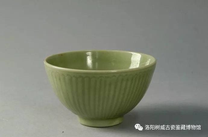 河南博物院藏元代明代龙泉窑瓷器也不少,欣赏欣赏吧