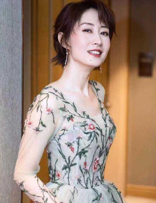 桃花不断的她,刘敏涛更是直言前夫是个"奇葩"