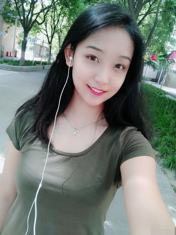 比惠若琪更美!中国女排又一女神横空出世,身材火辣美得动人心魄