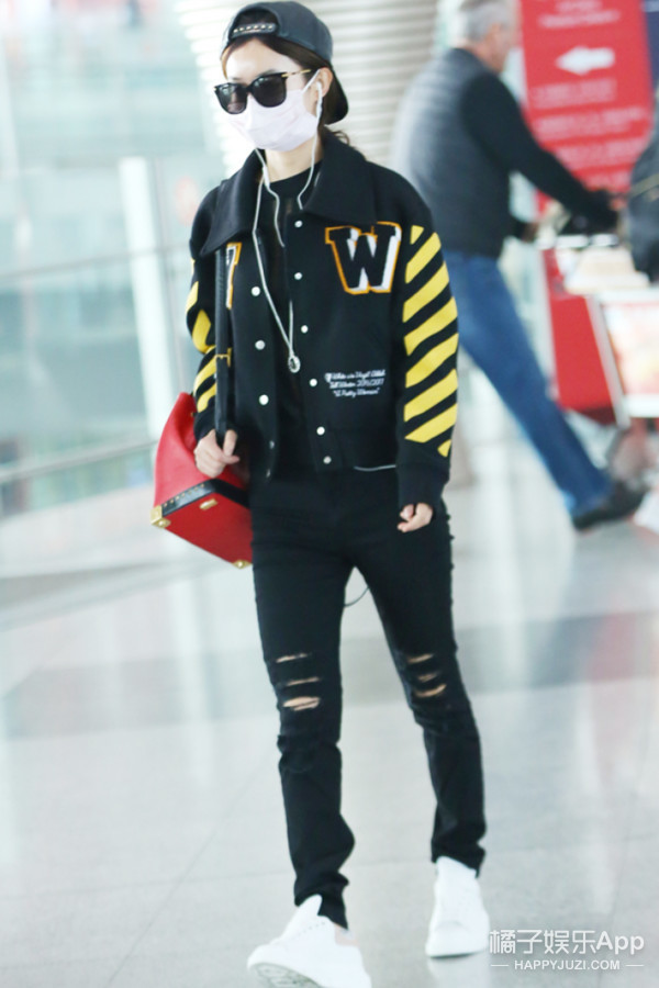 唐嫣穿半裙赵丽颖穿破洞裤,她们的冬天还在反